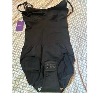 Hey Shape Black Shapewear Bodysuit – Size Large (NWT)